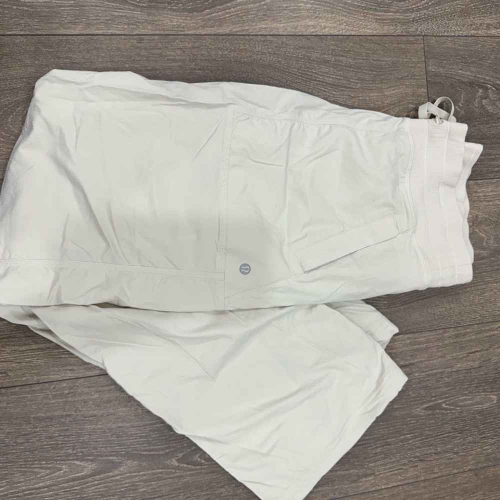 Lululemon dance studio pant - bone